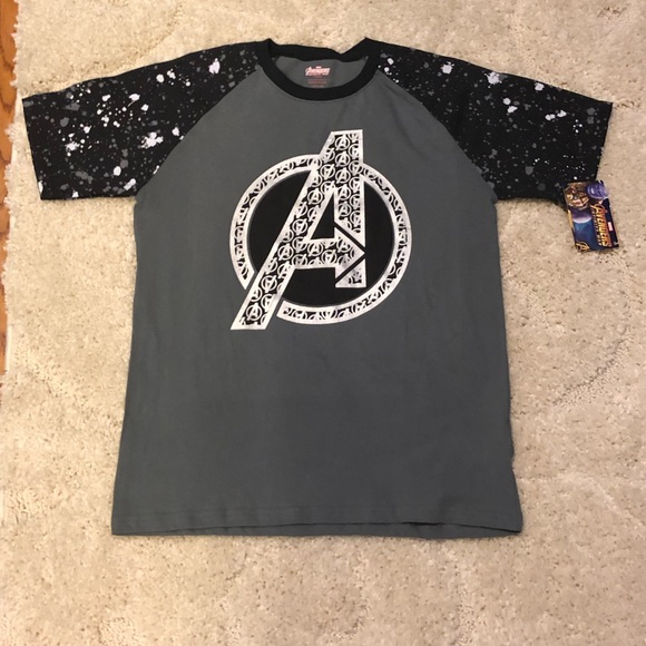 Boy’s Avengers T-shirt NWT 14/16 - Picture 2 of 4
